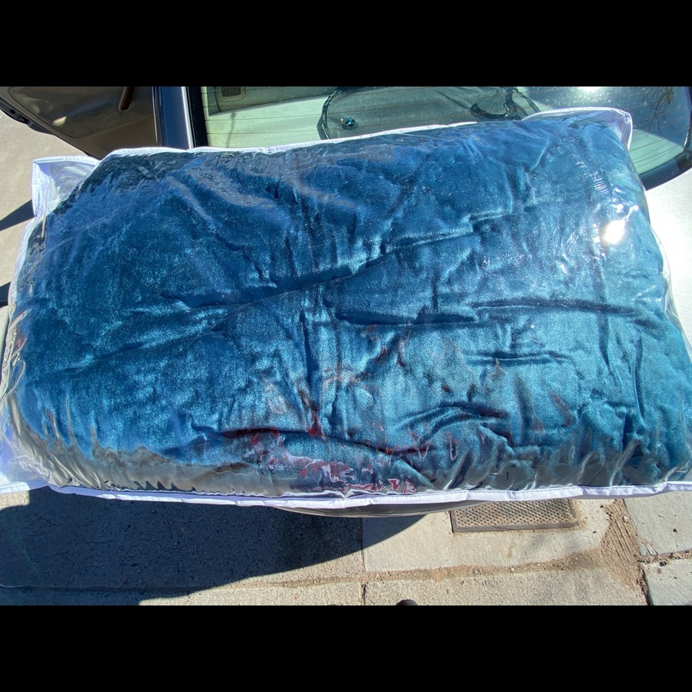 Comforter set - Picture 3 of 3